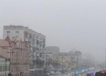 Сіра темрява над Києвом: КМДА застерігає про небезпеку