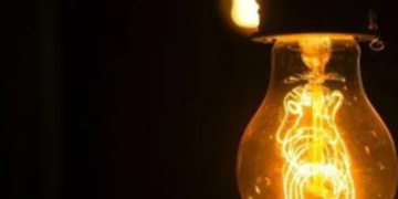 Одне місто на Київщині залишилось без електропостачання: причина та наслідки