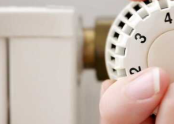 Більше доби без тепла: на Київщині ввели аварійні відключення