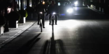 Сотні будинків без світла: на Київщині ввели екстрені відключення