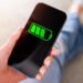 Чи варто заряджати смартфон лише до 80%, щоб він служив довше