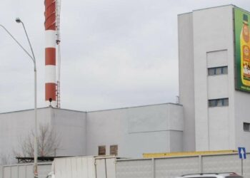 Мільйонні збитки у столиці: маргариновий завод звинувачують у незаконних викидах