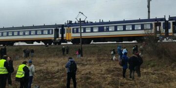 Небезпечна зупинка: електричку з Києва евакуювали через ворожі удари