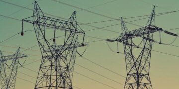 Знеструмлення у семи областях через ворожі атаки, графіків не прогнозують