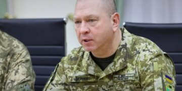 Курс на Луганск: подозреваемый в контрабанде генерал сменил статус подследственного на командирский