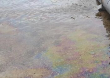 Шахедный след в Днестре: после удара РФ по Днестровской ГЭС пятно ракетного топлива движется в Молдову