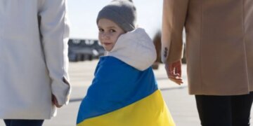 Шестилетние «солдаты» и скрывающиеся выпускники: из оккупации спасли еще семерых детей