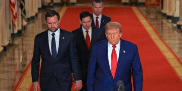 Цена высокомерия: почему Трампу важно продемонстрировать пренебрежение к Украине и чем заплатит Америка