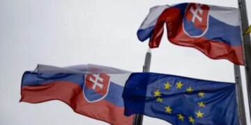 Удар в спину: Словакия без объяснений лишает Украину страховки на случай блэкаутов