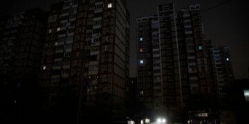 У Києві перебої зі світлом та водопостачанням через аварію на електромережі – КМДА