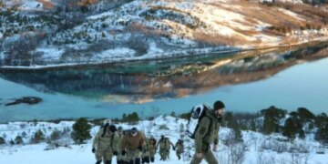 Шпионаж под видом туризма: шесть иностранцев задержаны за съемку стратегического объекта НАТО