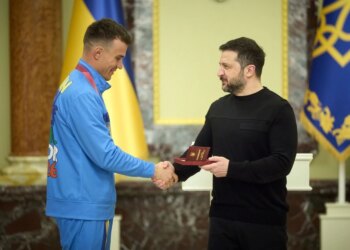 Зеленський нагородив паралімпійців за тріумф на зимових Іграх в Італії