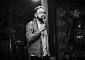 Пам’ятайте його смішним: на фронті загинув стендап-комік та військовий Артур Петров