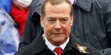 Тревожный сигнал: обещания Медведева не проводить мобилизацию напугали россиян