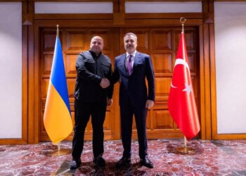 Умєров провів переговори в Анкарі щодо безпеки та повернення полонених