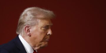 Трамп обрушился с критикой на Зеленского: “С ним договориться сложнее, чем с Путиным”