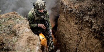 “Просто делаешь свою работу”: что думают военные в окопах о мирных переговорах с РФ