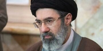 Ветеран из окопов: почему могущественная Революционная гвардия Ирана сделала ставку на сына Хаменеи