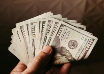 Нацбанк бросил все на спасения гривны: сколько резервов испарилось