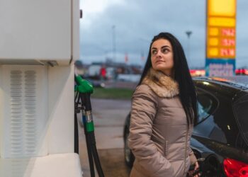 Топливо бьет рекорды: сколько украинцы будут платить за литр в Германии