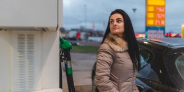 Топливо бьет рекорды: сколько украинцы будут платить за литр в Германии