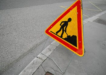 Кабмин дал две недели на ускорение ремонта ключевых трасс: какие дороги в приоритете