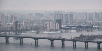 Київський міст Патона продовжує роботу: які обмеження залишаються