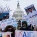 В США вспыхнула новая волна протестов под лозунгом “Без королей”