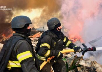 Массированная атака ракетами и дронами: Россия ударила по школам, поездам и энергосистеме Украины