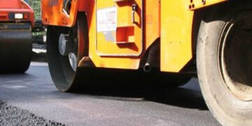 Безбар’єрність і нове покриття: у Києві готують ремонт переходу та великої вулиці, – ФОТО