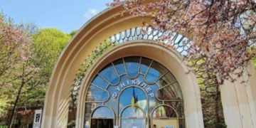 Заборонена зона для пішоходів: у центрі Києва не працює підйомний механізм