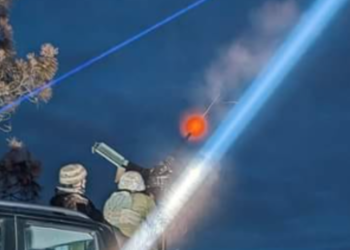 Швидкісні об’єкти рф атакують Київ та область: що летить в небі