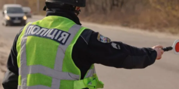 Моторошна автотроща: на Київщині виявили травмованих серед дороги