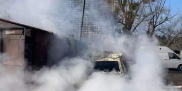 Дим охопив частину вулиці: в Києві виникла надзвичайна ситуація