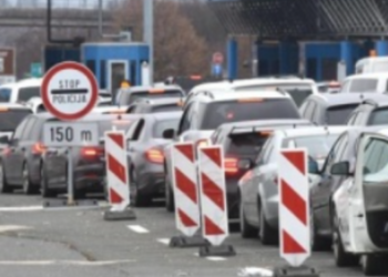 Миттєва смерть від удару: одну з найбільших доріг Києва перекрили