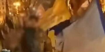 Скандал у центрі Києва: іноземець влаштував танці на меморіалі загиблих