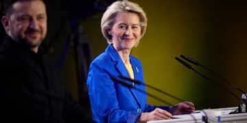 Президент Европейской комиссии Урсула фон дер Ляйен объявила, что Киев таки получит кредитный пакет ЕС в размере €90 млрд и станет частью блока.