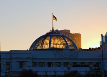 МВФ требует от Украины введения налоговых изменений до конца марта для получения денег по новой программе.