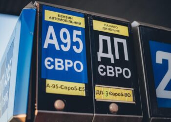 Водителей предупредили: цены на АЗС резко взлетят из-за войны в Иране