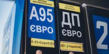 Водителей предупредили: цены на АЗС резко взлетят из-за войны в Иране