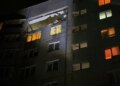 Удар дроном "молнія" по багатоповерхівці Харкова: дві жінки постраждали, у будівлі вибито вікна