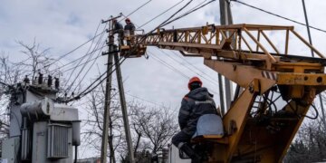По 20 тысяч «на руки»: более 14 тысяч энергетиков получат помощь