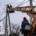 По 20 тысяч «на руки»: более 14 тысяч энергетиков получат помощь