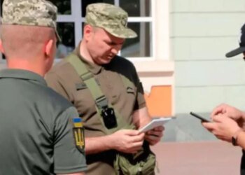 Миллион на взятках дал путевку на передовую: в Буче сотрудников ТЦК в полном составе отправили на фронт