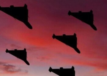 Ворог атакує дронами Сумську громаду, є влучання у житловий будинок – ОВА