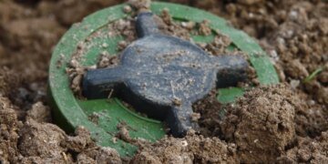 На Сумщині 17-річний хлопець підірвався на міні та перебуває у тяжкому стані