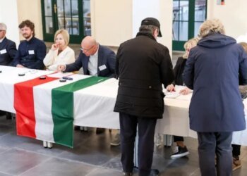 Венгрия на грани: Орбан и Мадьяр готовятся к битве за итоги голосования, – Politico
