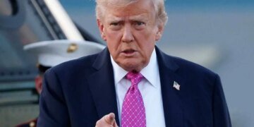 «Компьютеризированные шары и лазеры, которые плавят дроны»: Трамп восторженно рассказал о новом оружии США