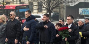 Голова Федерації профспілок України Сергій Бизов вшанував пам’ять загиблих зброярів