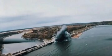 Россия нанесла удар управляемыми авиабомбами по Печенежскому водохранилищу. ВИДЕО